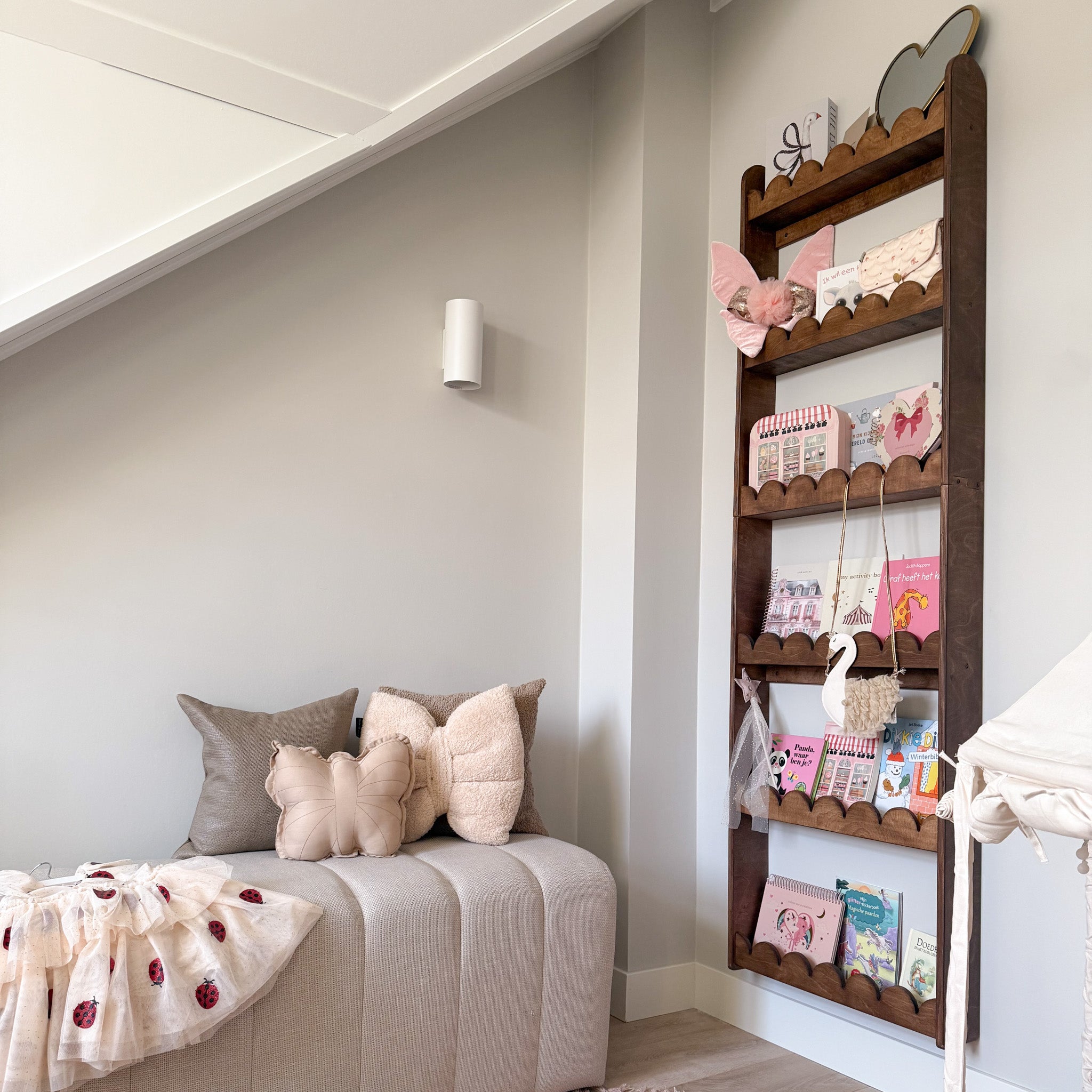 Bubble Montessori boekenrek kinderkamer | 6 planken - Wengé gebeitst