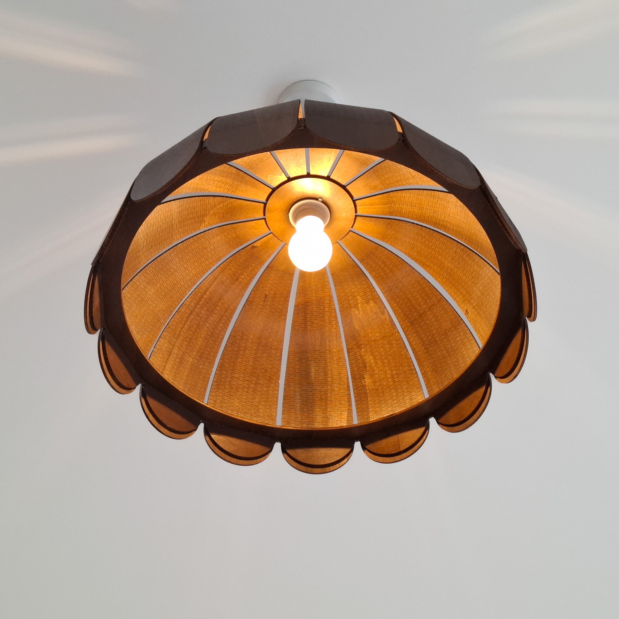 Houten hanglamp kinderkamer | Bubble Wengé (Walnut) - toddie.nl ®