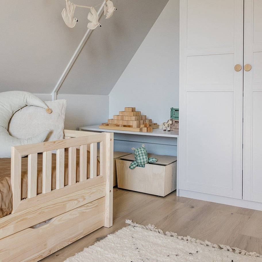 Montessori rijdende opbergkist met zwenkwieltjes en deksel - blank