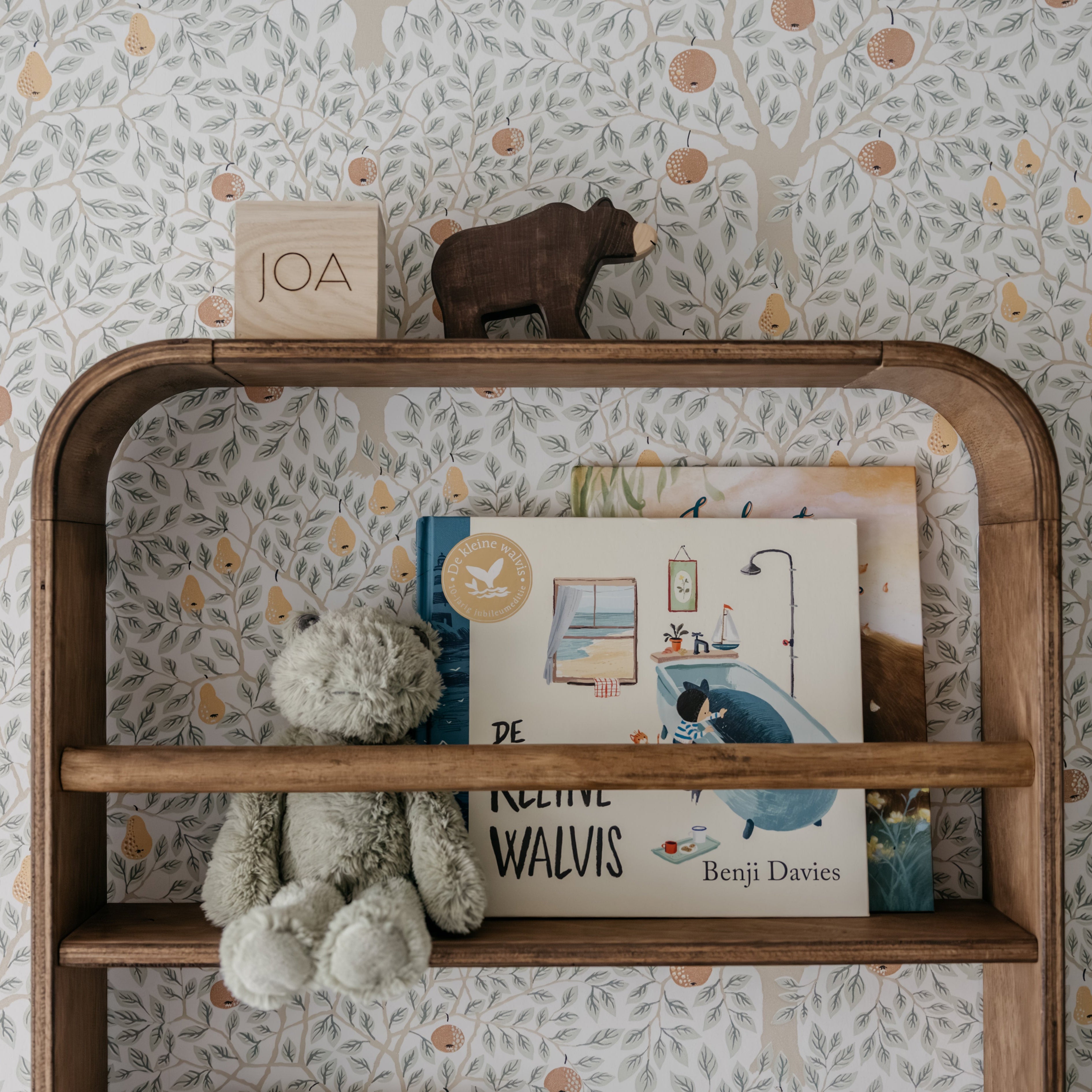 Novie montessori rond boekenrek kinderkamer | 2 planken - Wengé gebeitst