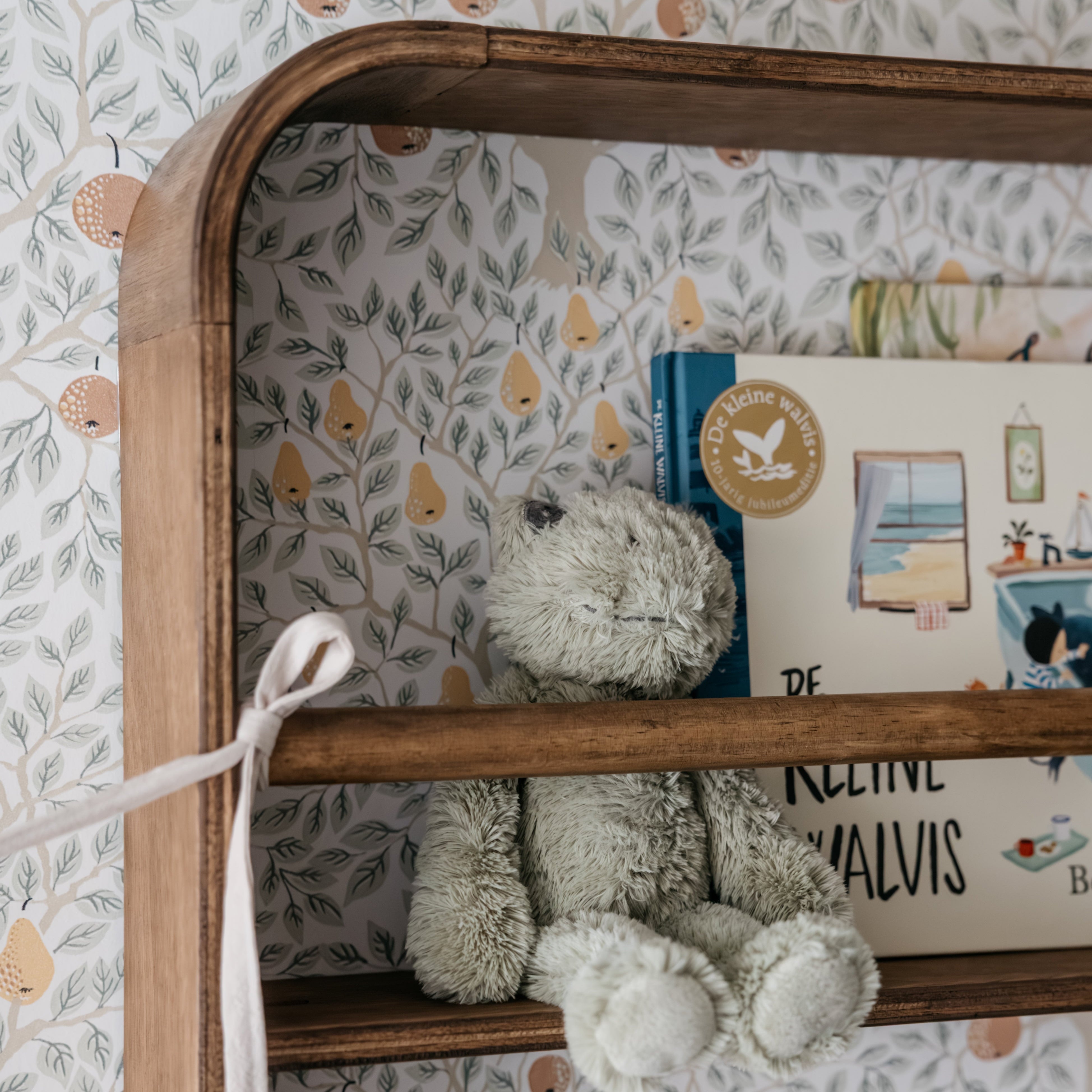 Novie montessori rond boekenrek kinderkamer | 2 planken - Wengé gebeitst
