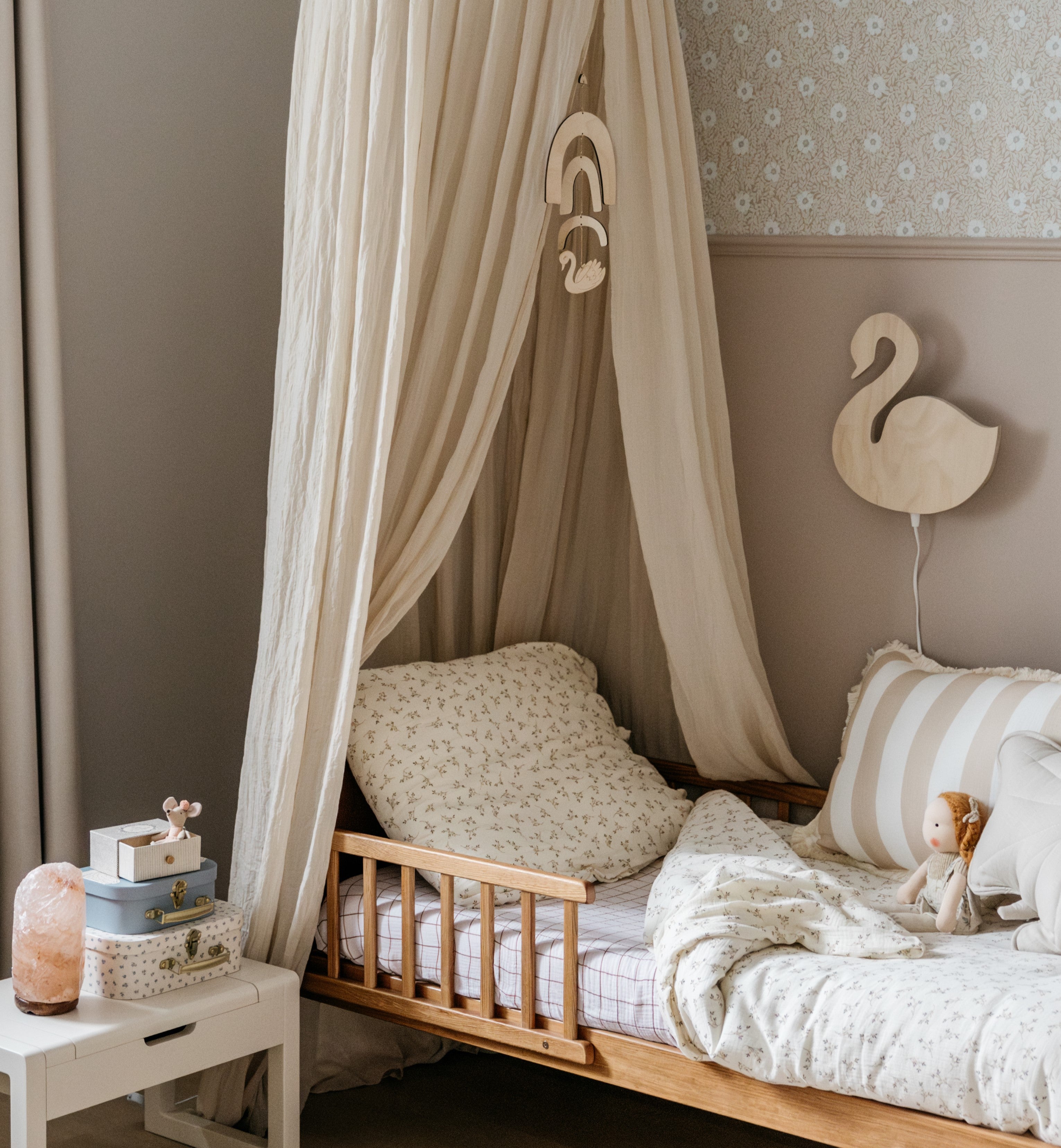 Houten wandlamp kinderkamer | Zwaan - blank - toddie.nl ®