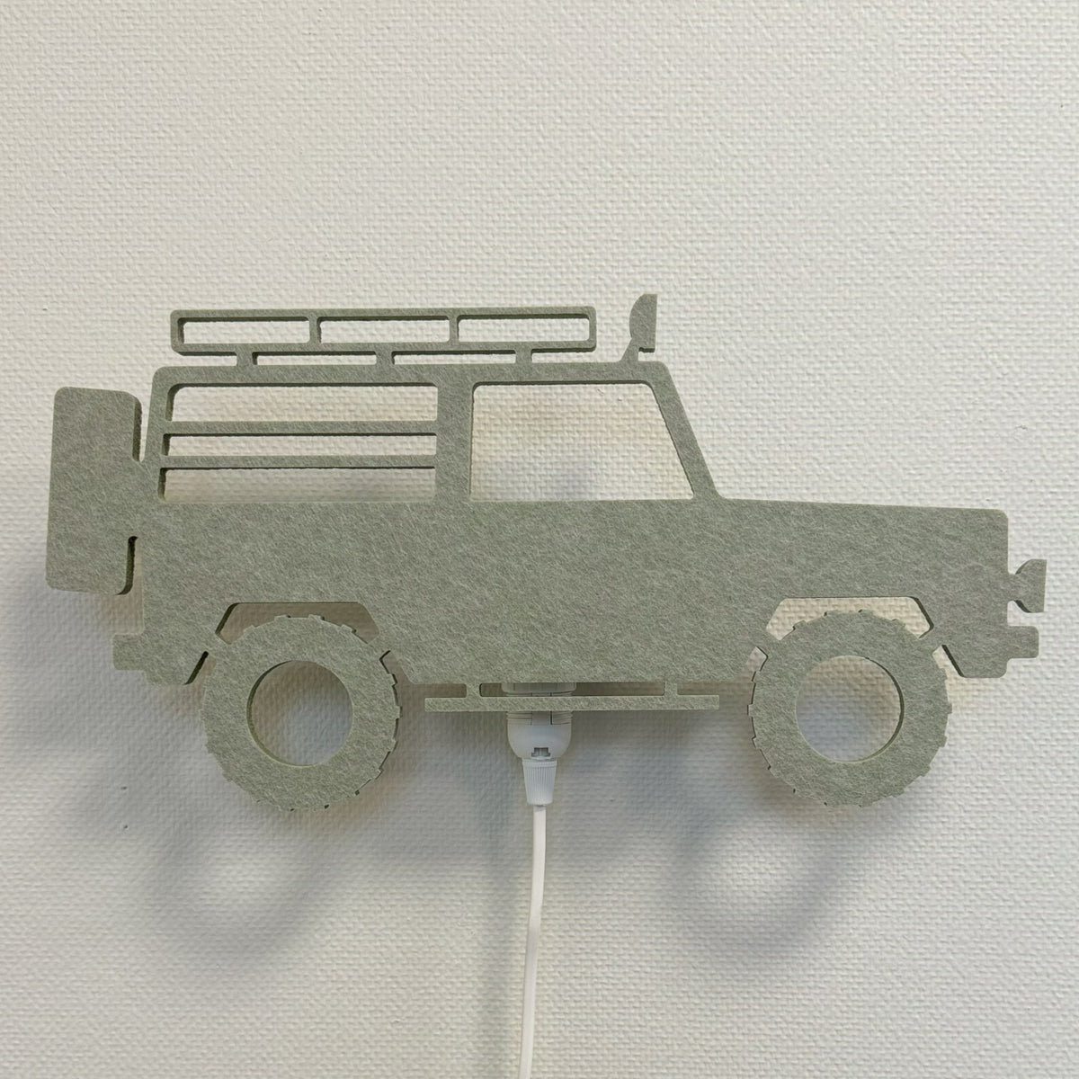 Vilten wandlamp 4x4 jeep saliegroen – lamp uit