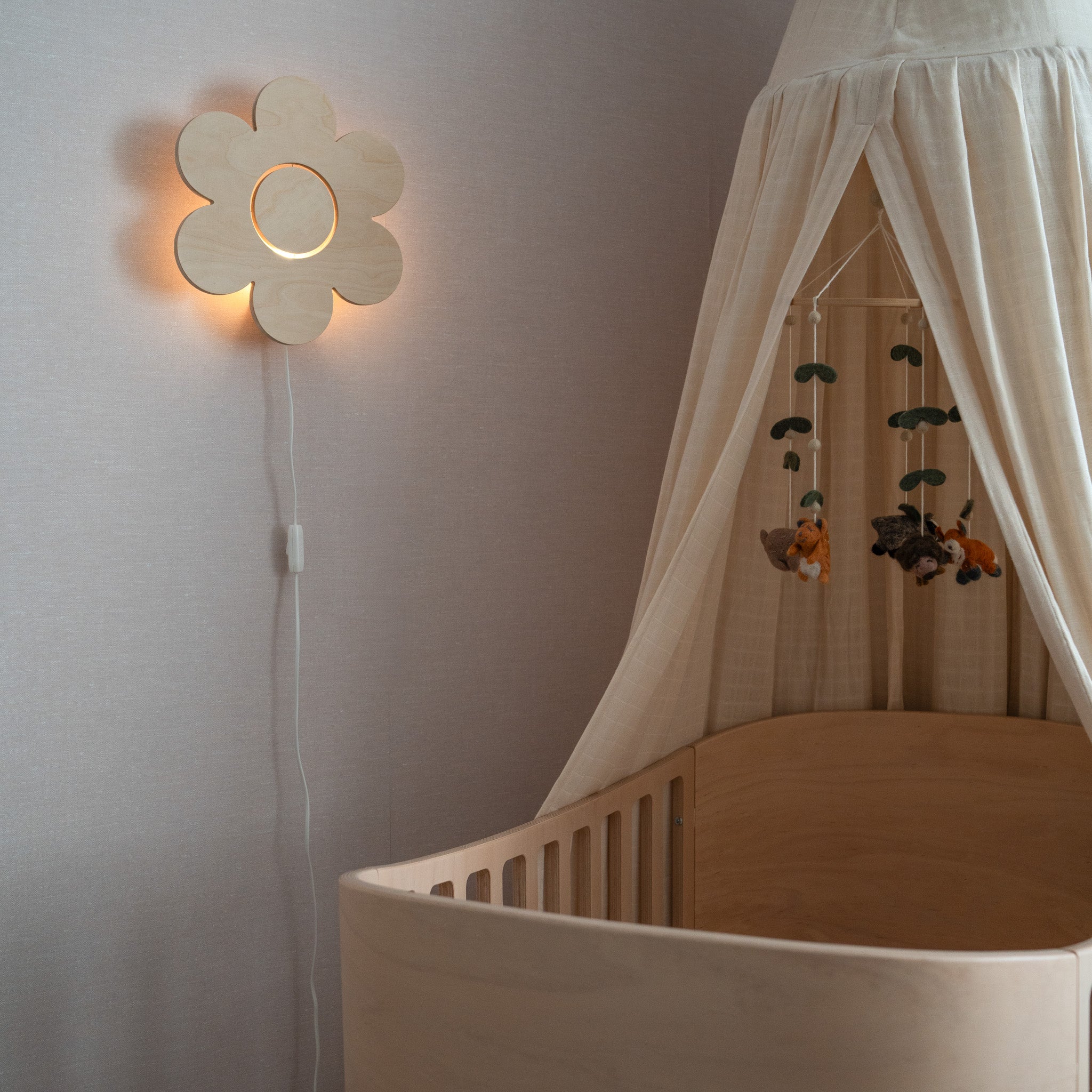 Houten wandlamp kinderkamer | Bloem - blank