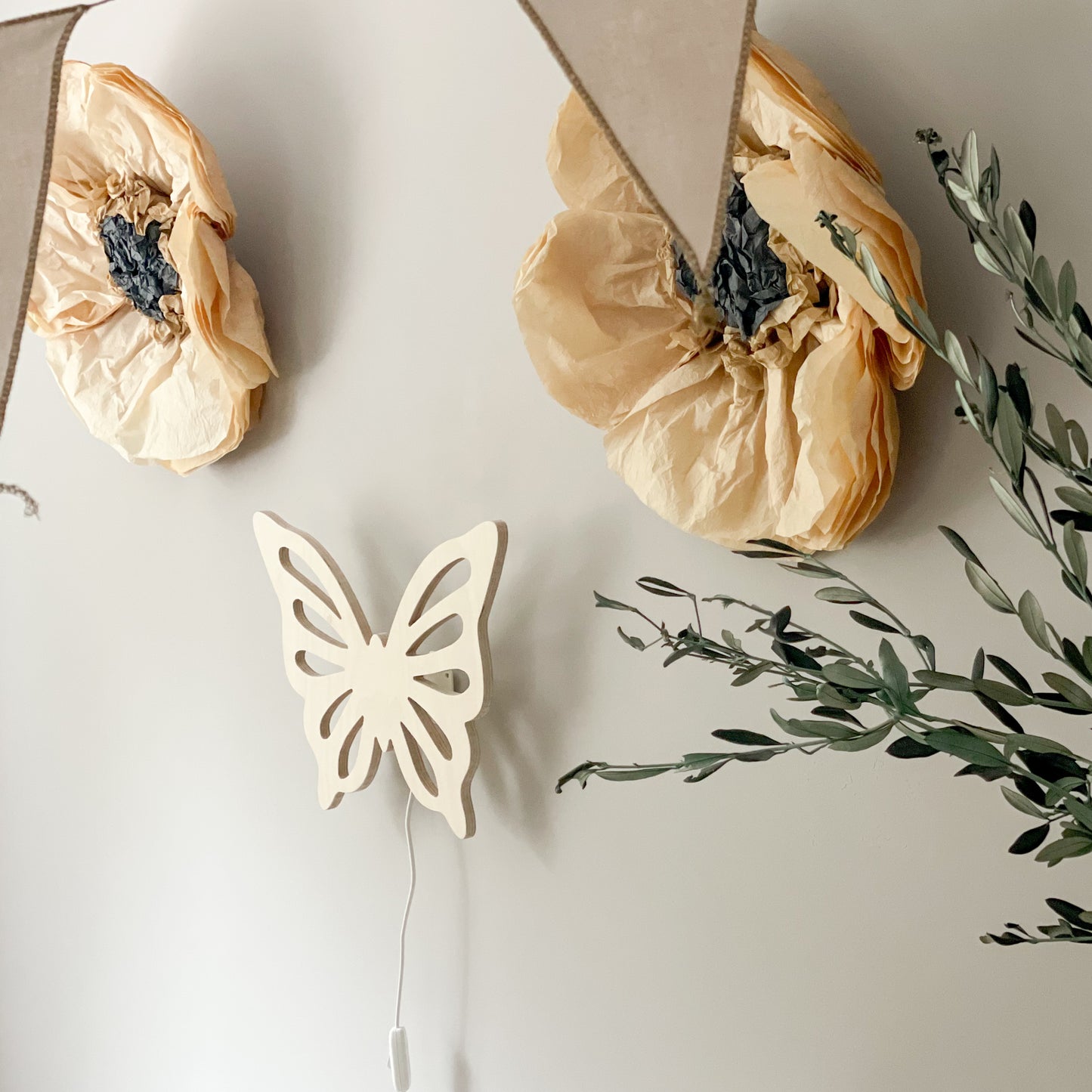 Houten wandlamp kinderkamer | Vlinder - blank - toddie.nl ®