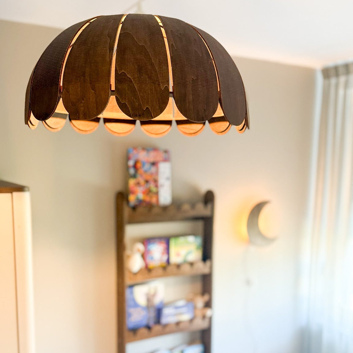 Houten hanglamp kinderkamer | Bubble Wengé (Walnut) - toddie.nl ®