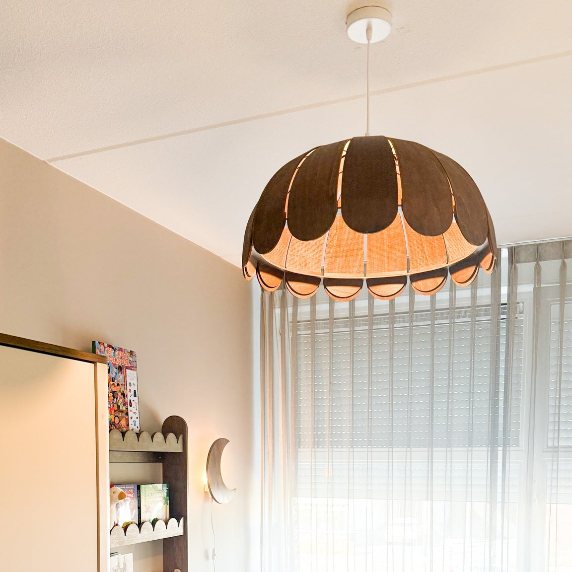 Houten hanglamp kinderkamer | Bubble Wengé (Walnut) - toddie.nl ®