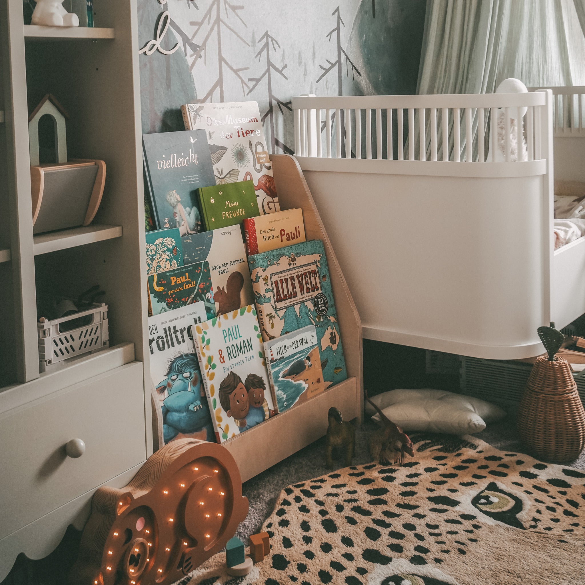 Montessori boekenkast kinderkamer | 3 treden - blank - toddie.nl ®