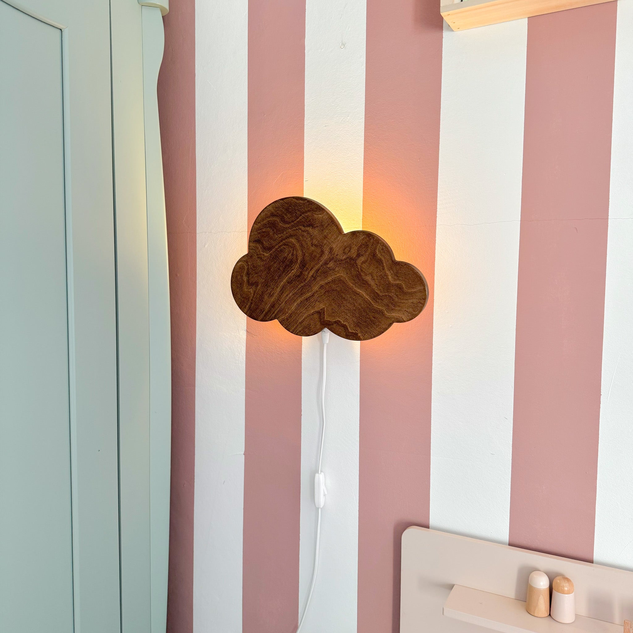 Houten wandlamp kinderkamer | Wolkie - Wengé (walnoot) - toddie.nl ®