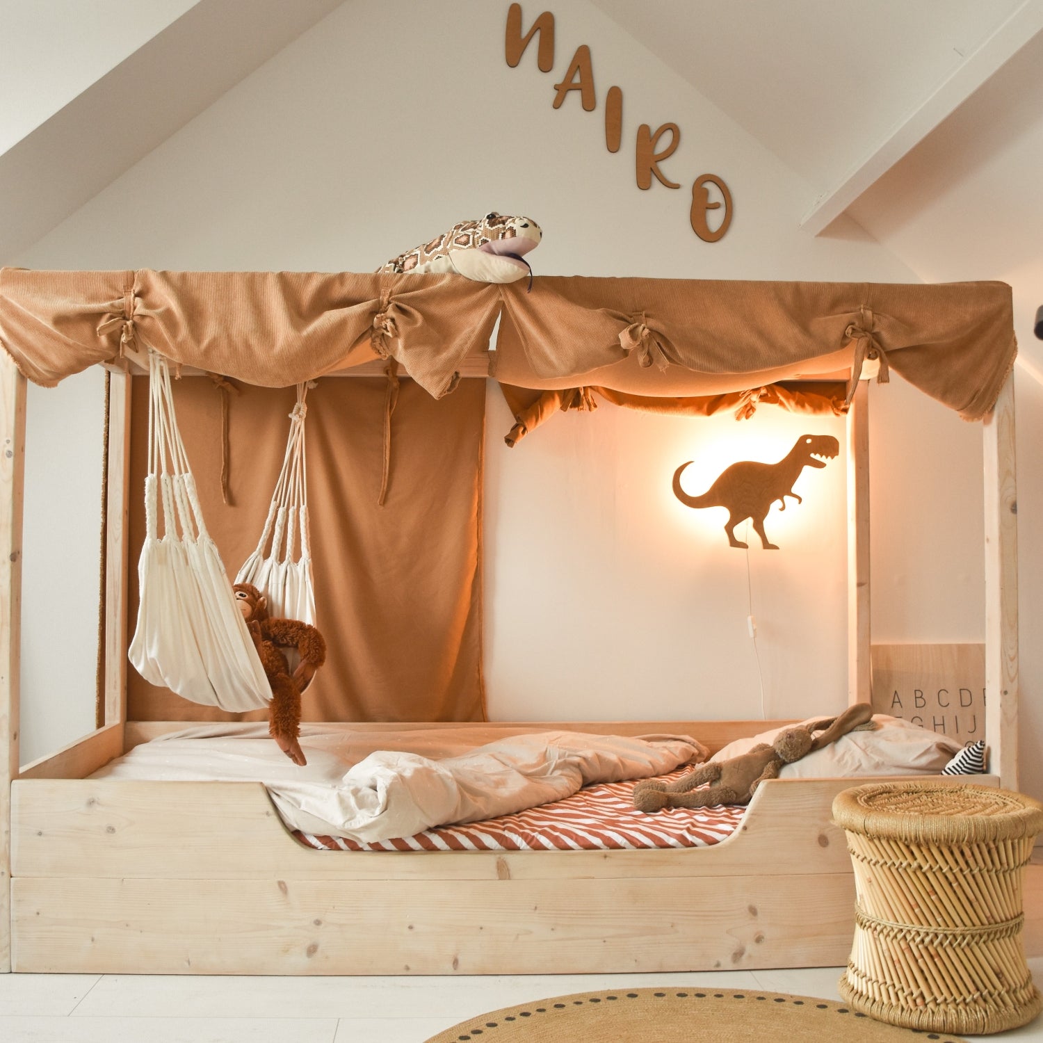 Houten wandlamp kinderkamer | Tyrannosaurus - toddie.nl