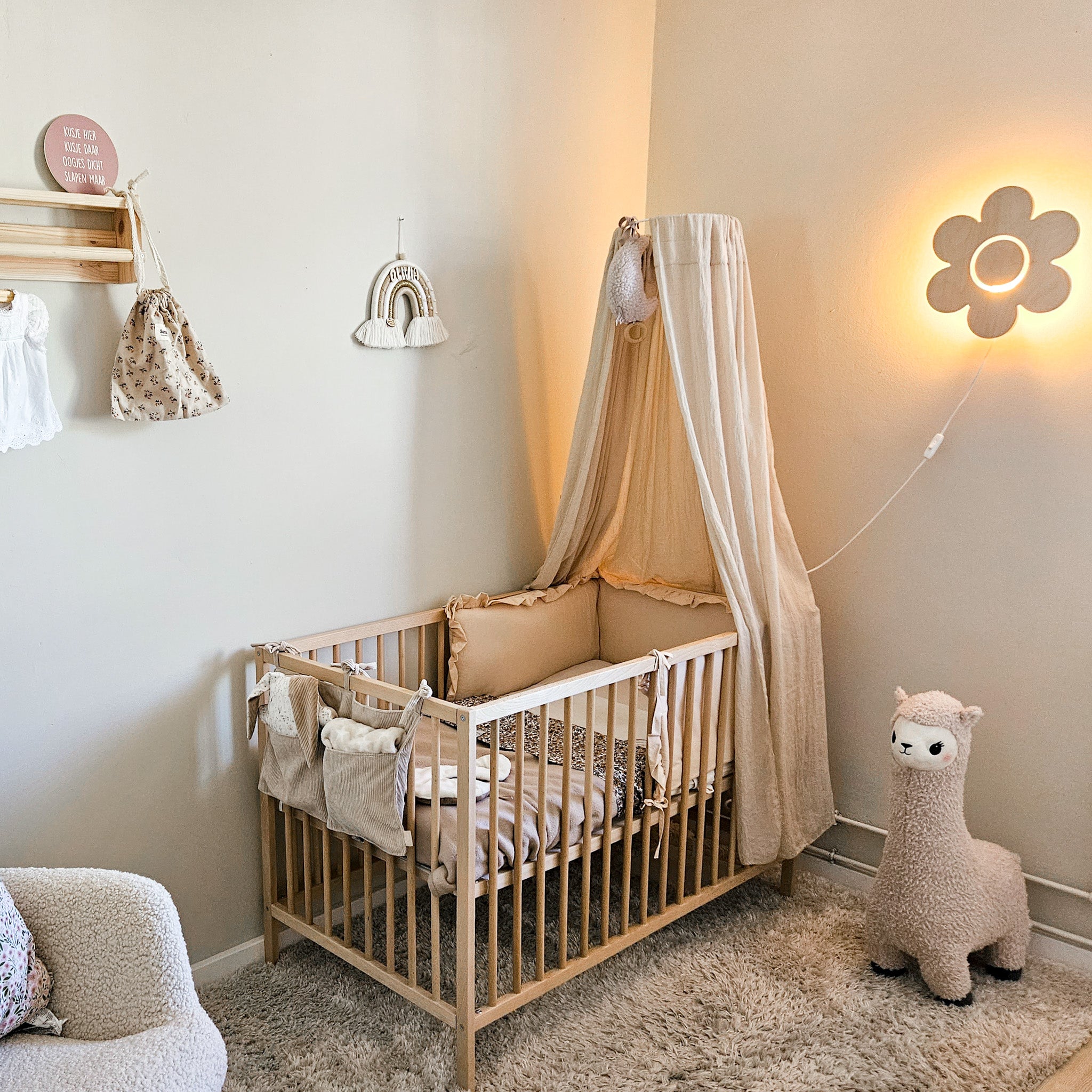 Houten wandlamp kinderkamer | Bloem - blank - toddie.nl