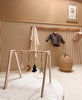 Houten babygym | Massief houten speelboog met ruimte hangers - blank