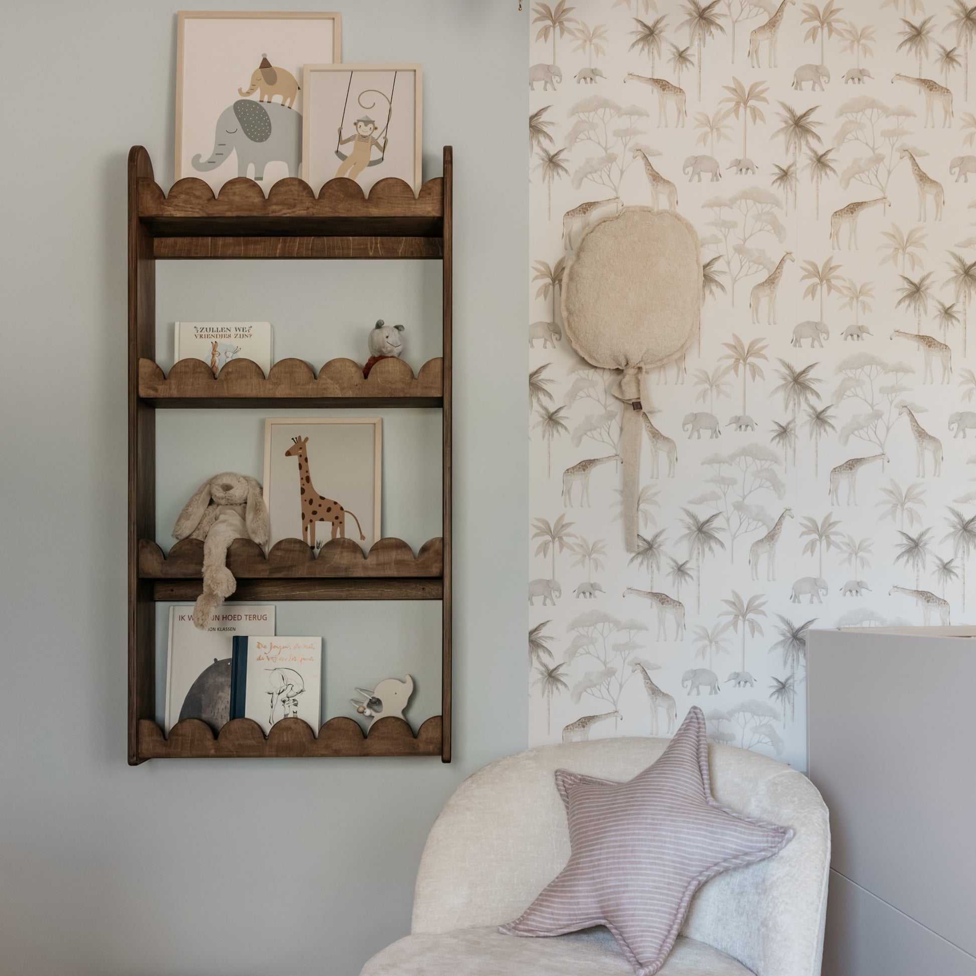 Bubble Montessori boekenrek kinderkamer | 4 planken - Wengé gebeitst - toddie.nl ®