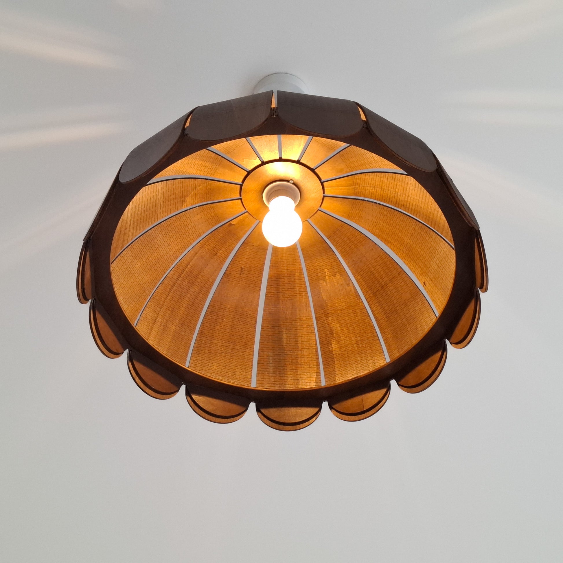 Houten hanglamp kinderkamer | Bubble Wengé (Walnut) - toddie.nl ®