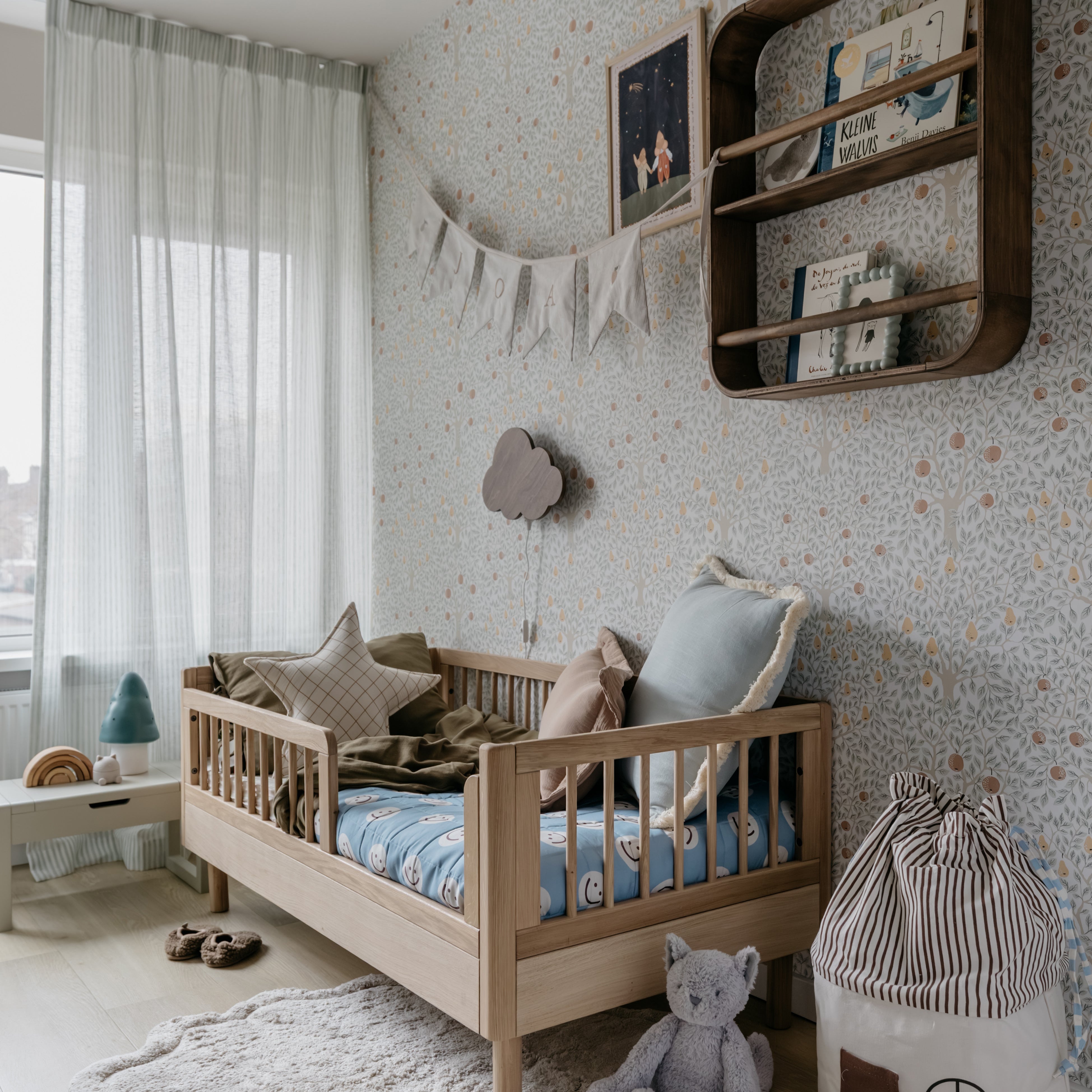 Houten wandlamp kinderkamer | Wolkie - Wengé (walnoot)