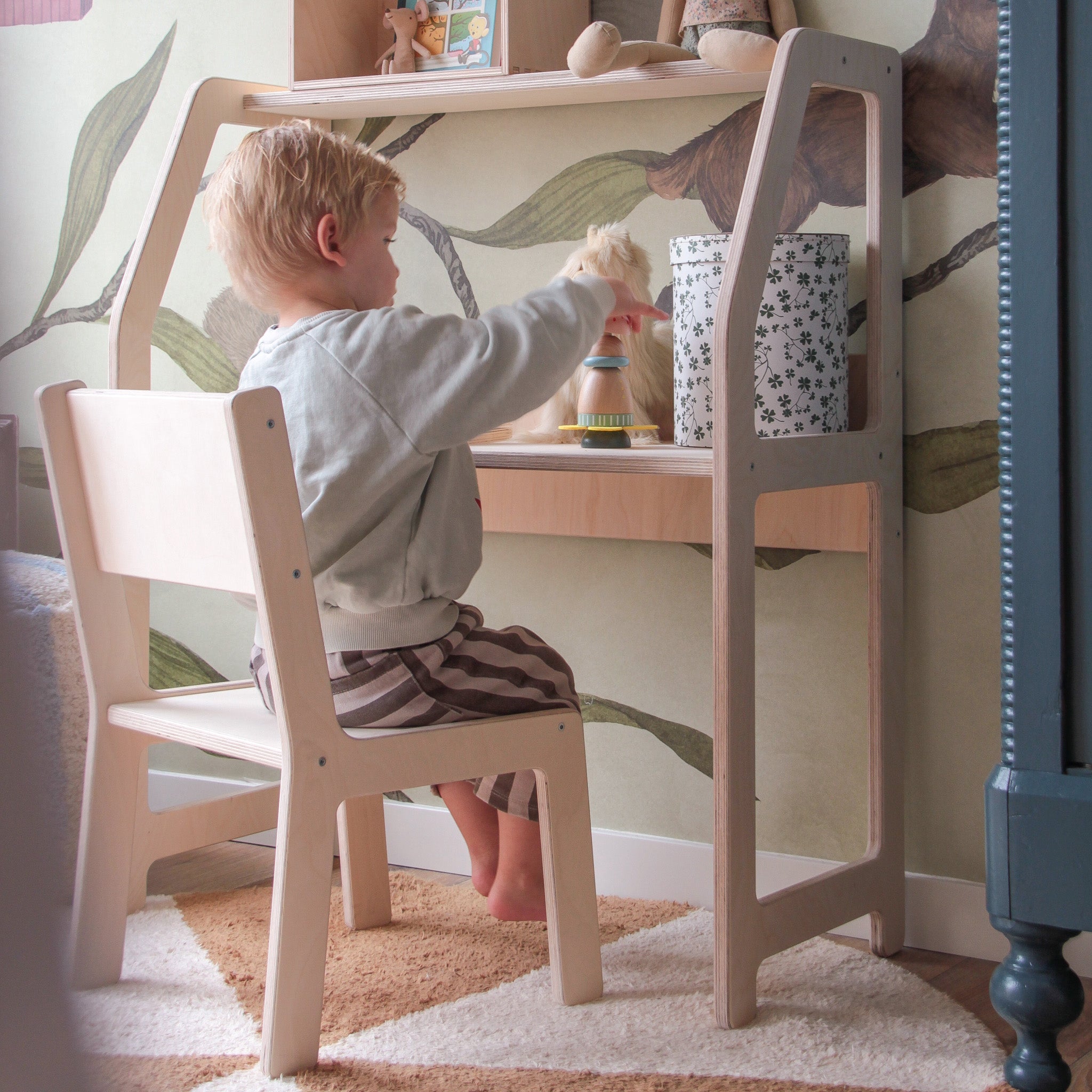 Montessori bureau kinderkamer 2-7 jaar | Met stoel - blank