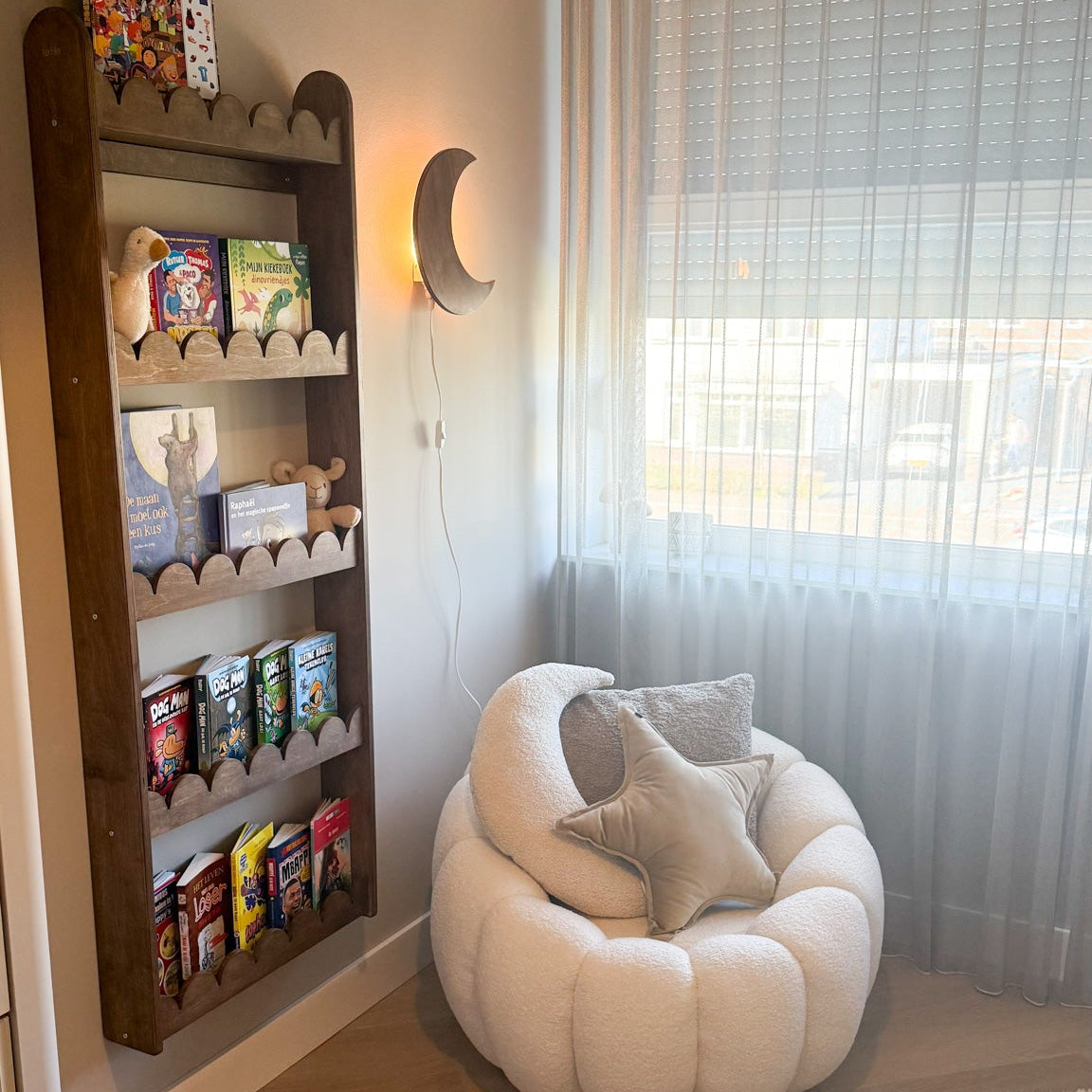 Bubble Montessori boekenrek kinderkamer | 5 planken - wengé - toddie.nl ®