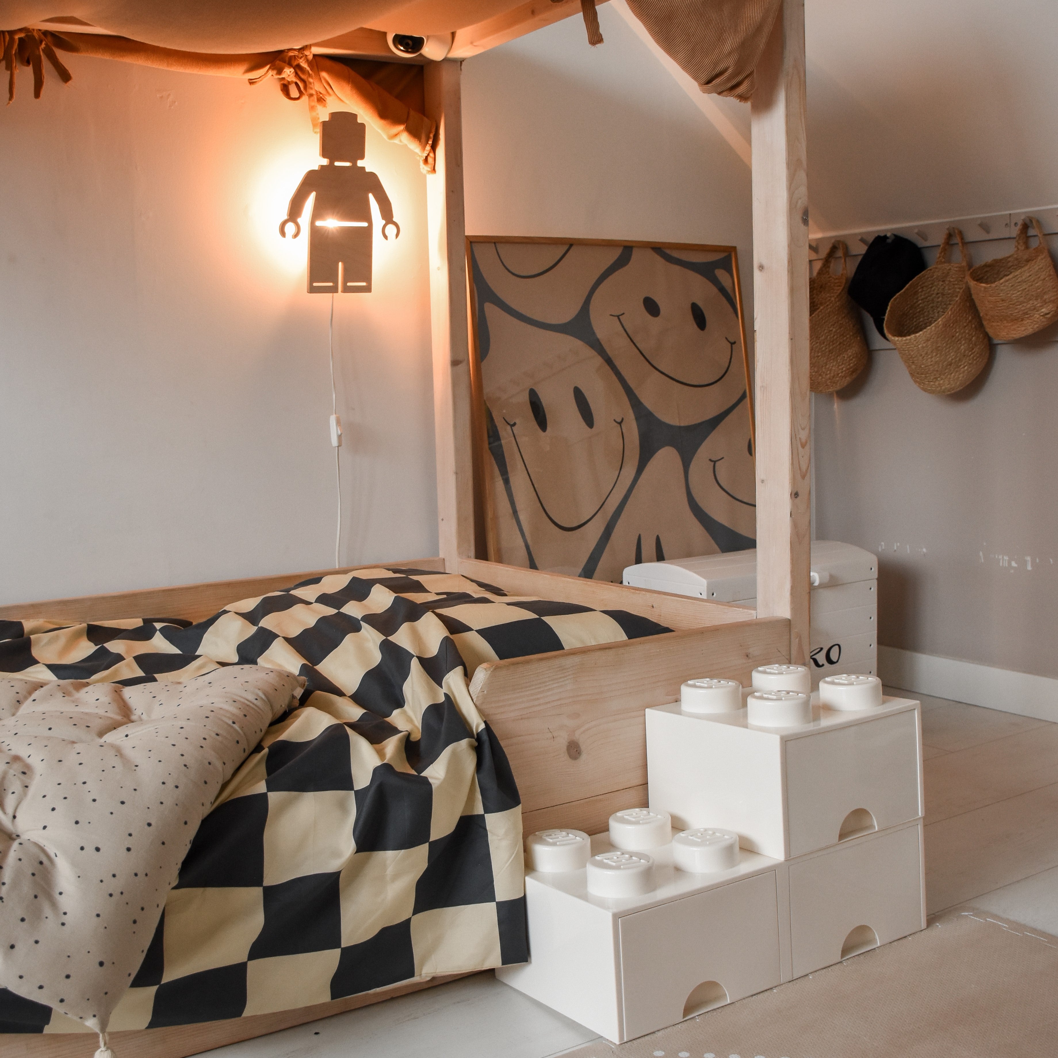 Houten wandlamp kinderkamer | Poppetje - blank - toddie.nl