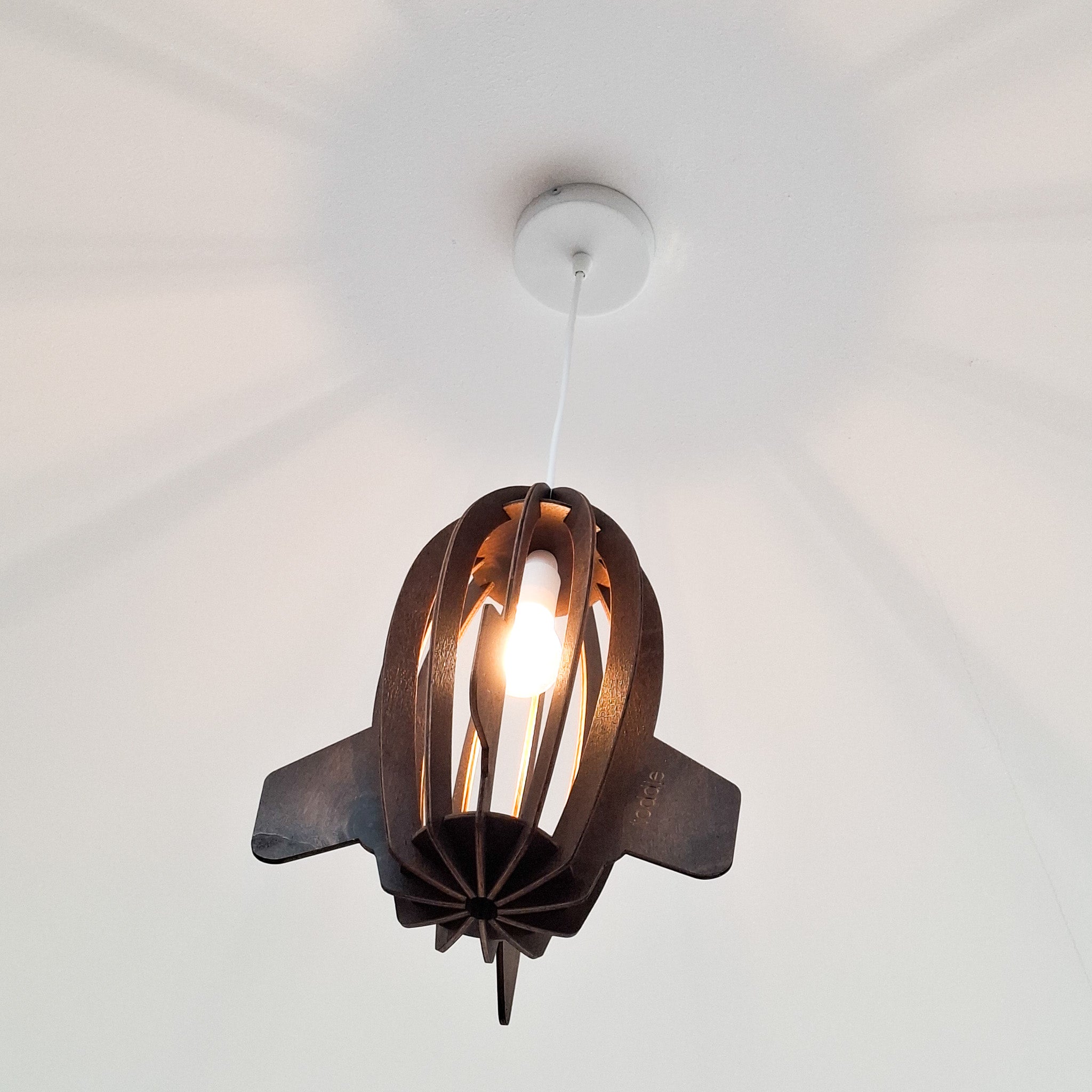 Træhængelampe til børneværelse | Raket - Wengé