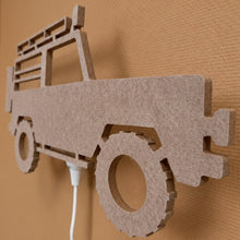 Vilten wandlamp 4x4 jeep zandbeige – zijaanzicht van het PET-vilt