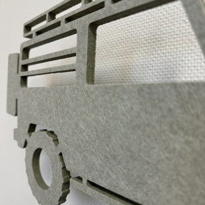 Vilten wandlamp 4x4 jeep saliegroen – close-up van het PET-vilt