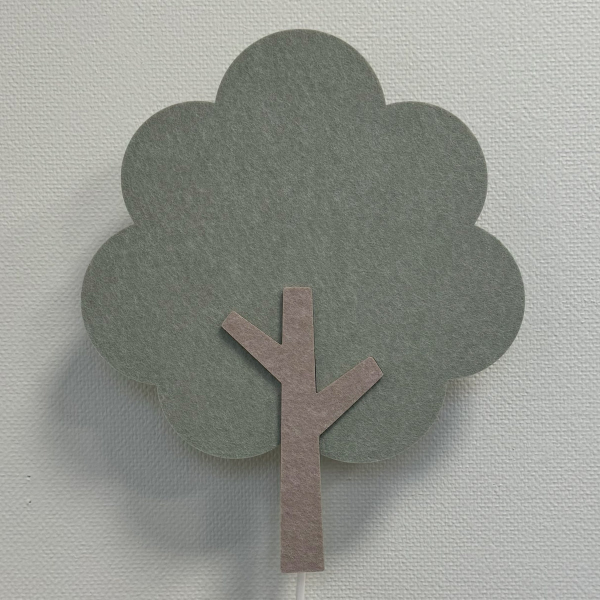 Vilten wandlamp boom saliegroen – lamp uit
