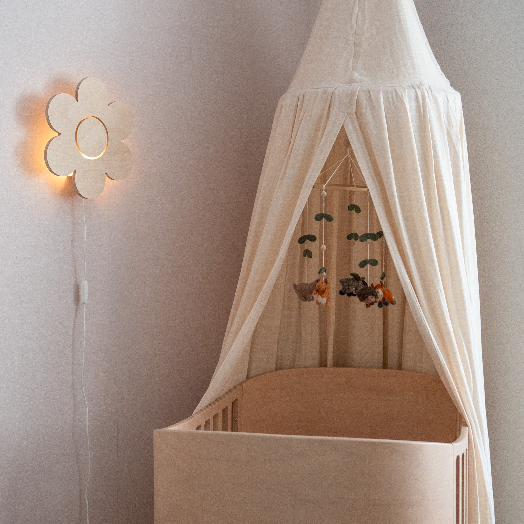 Houten wandlamp kinderkamer | Bloem - blank