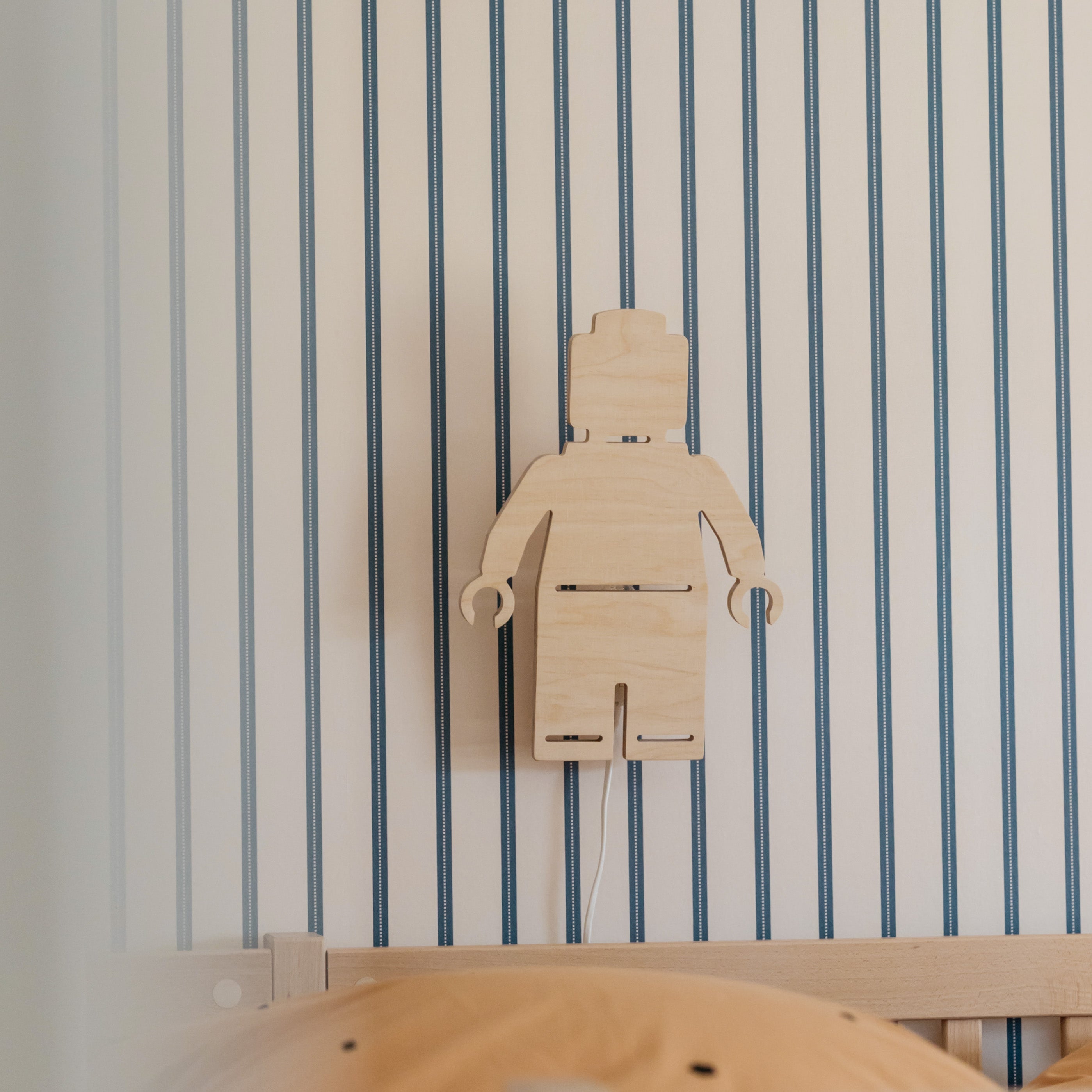 Houten wandlamp kinderkamer | Poppetje - blank
