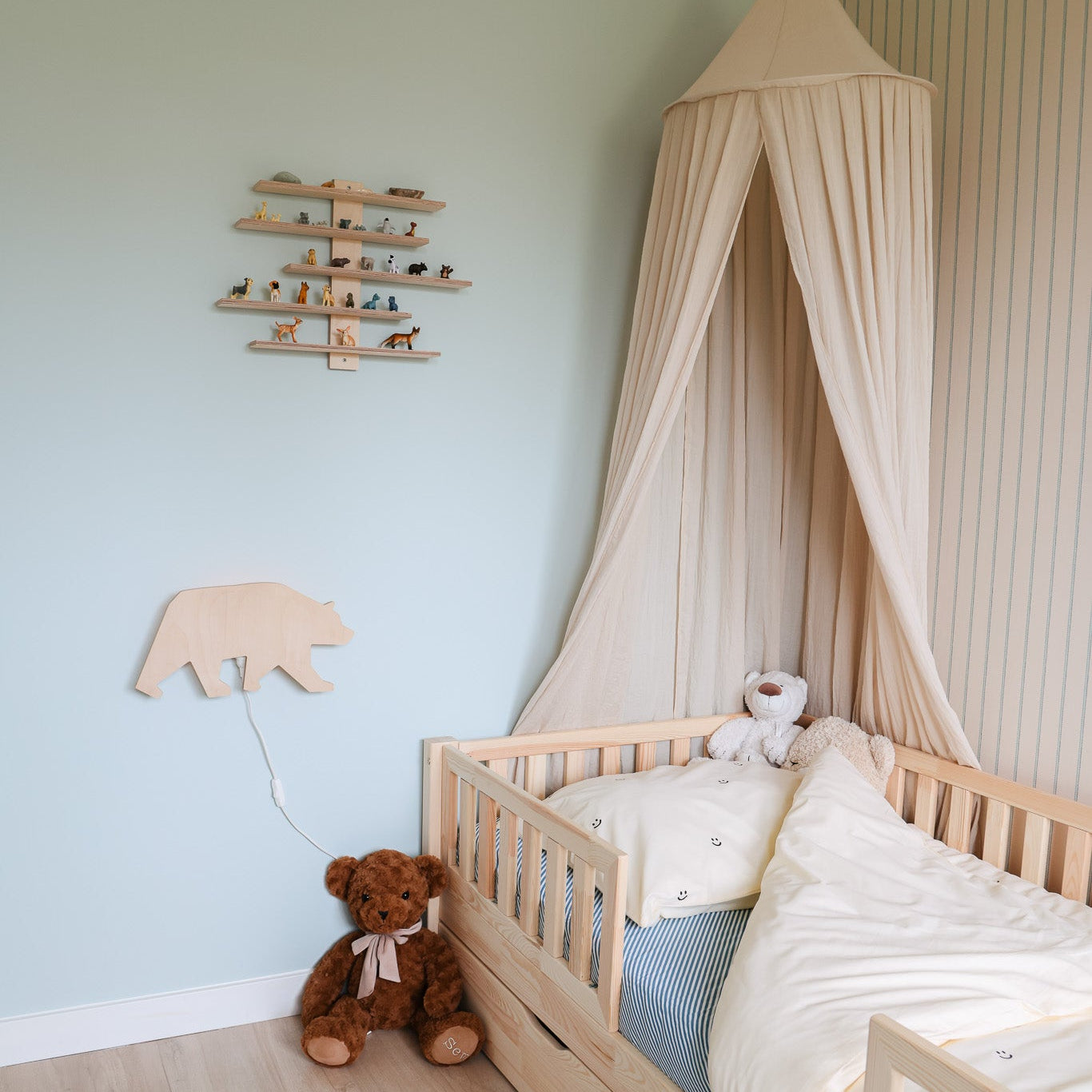 Houten wandlamp kinderkamer | Beer - blank - toddie.nl ®