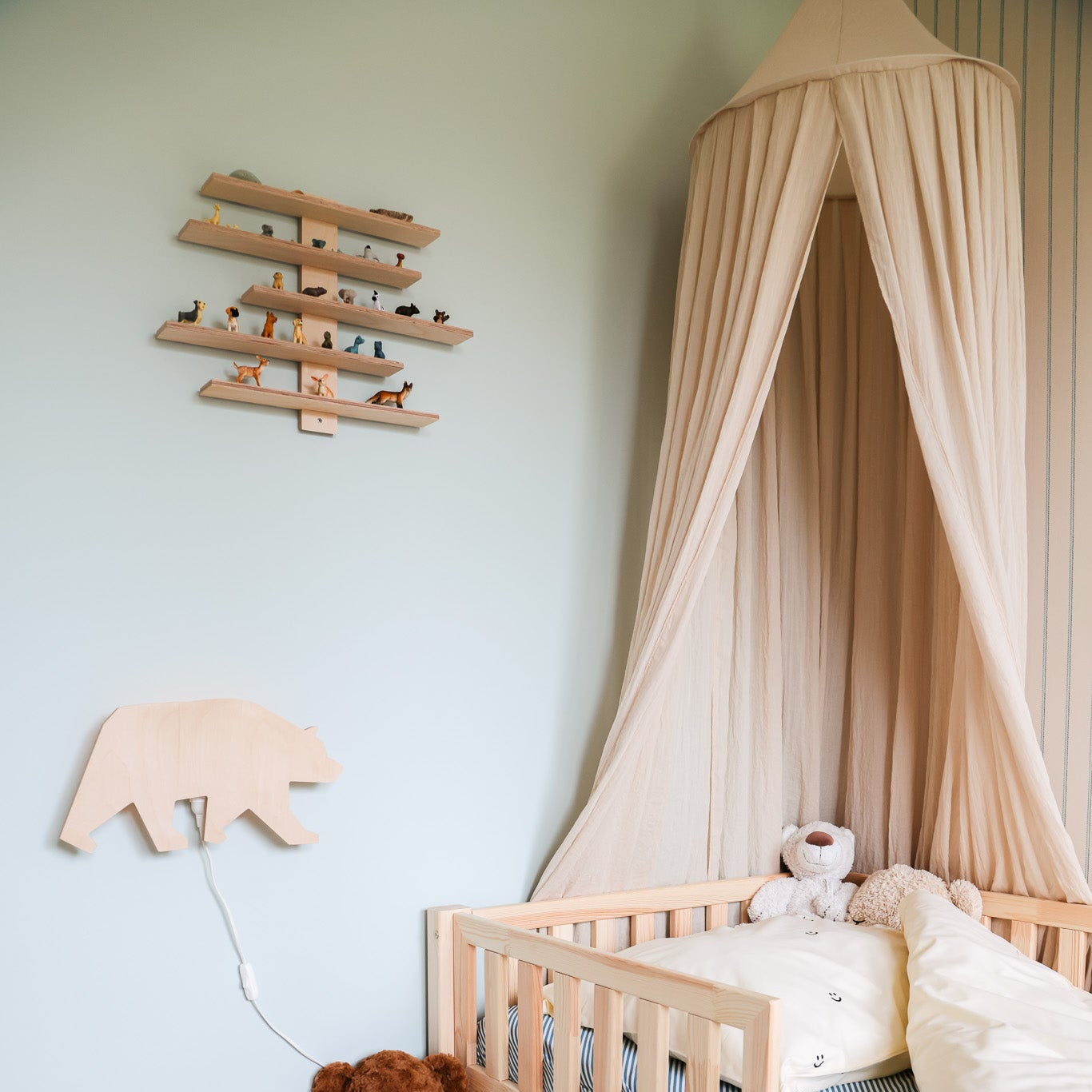 Houten wandlamp kinderkamer | Beer - blank - toddie.nl ®