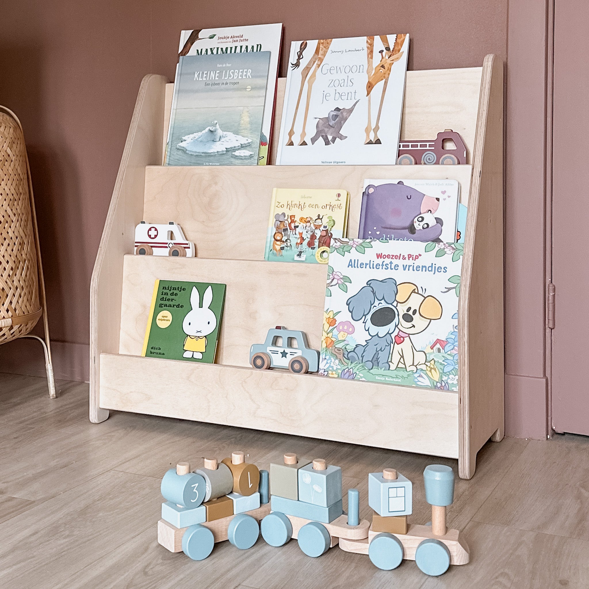 Montessori boekenkast kinderkamer | 3 tredes - blank - toddie.nl