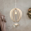 Afbeelding in Gallery-weergave laden, Houten hanglamp kinderkamer | Luchtballon - blank