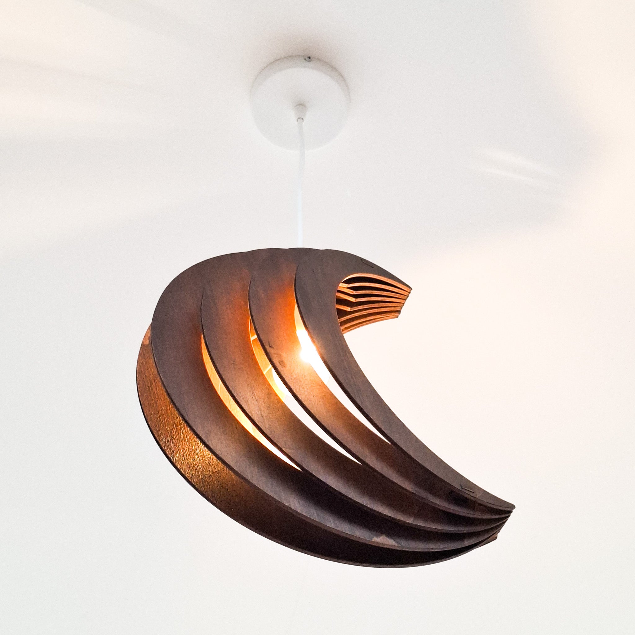 Houten hanglamp kinderkamer | Maan - Wengé - toddie.nl ®