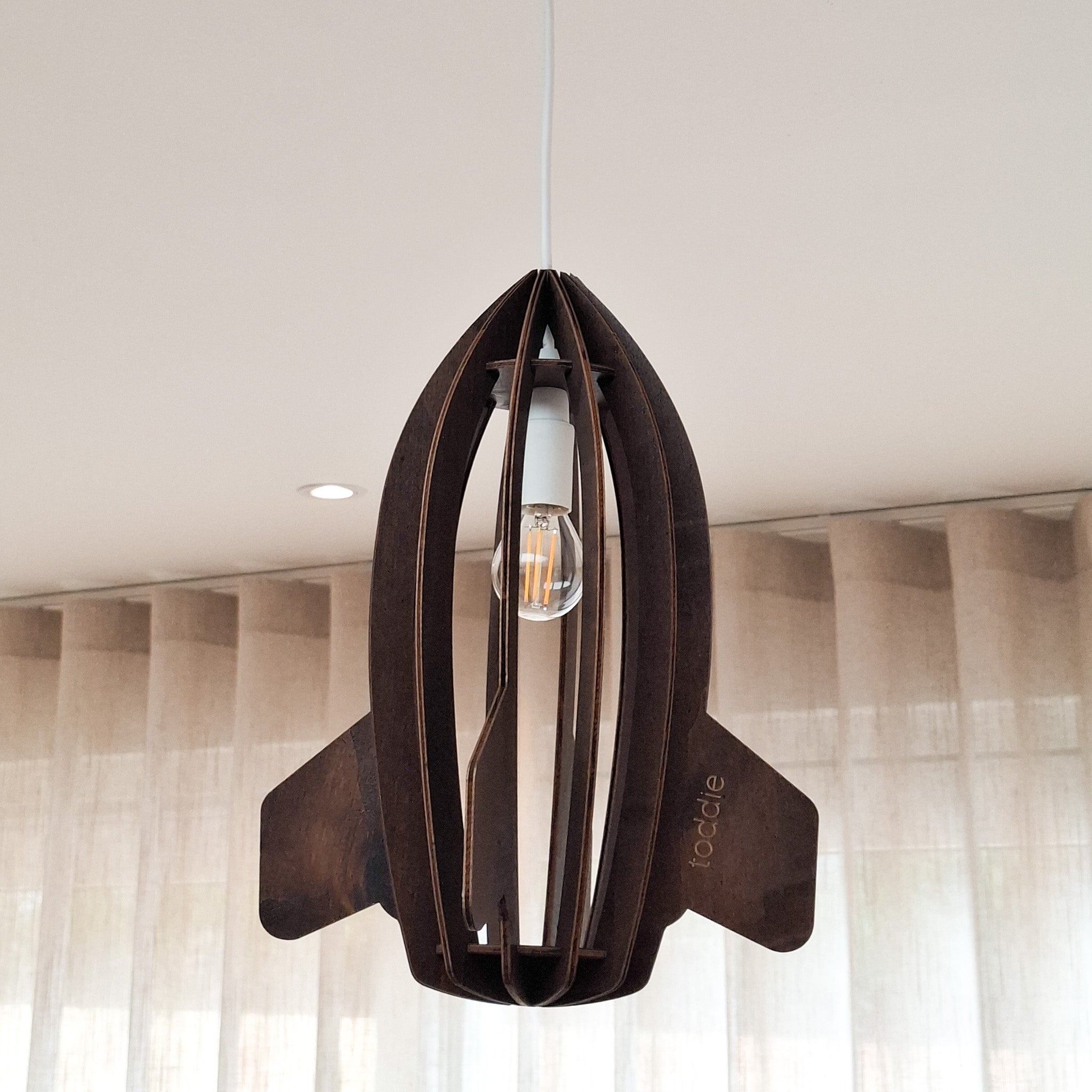 Houten hanglamp kinderkamer | Raket - Wengé - toddie.nl ®