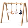 Hangers babygym ruimte - vilt en houten kralen | Speeltjes playgym - toddie.nl
