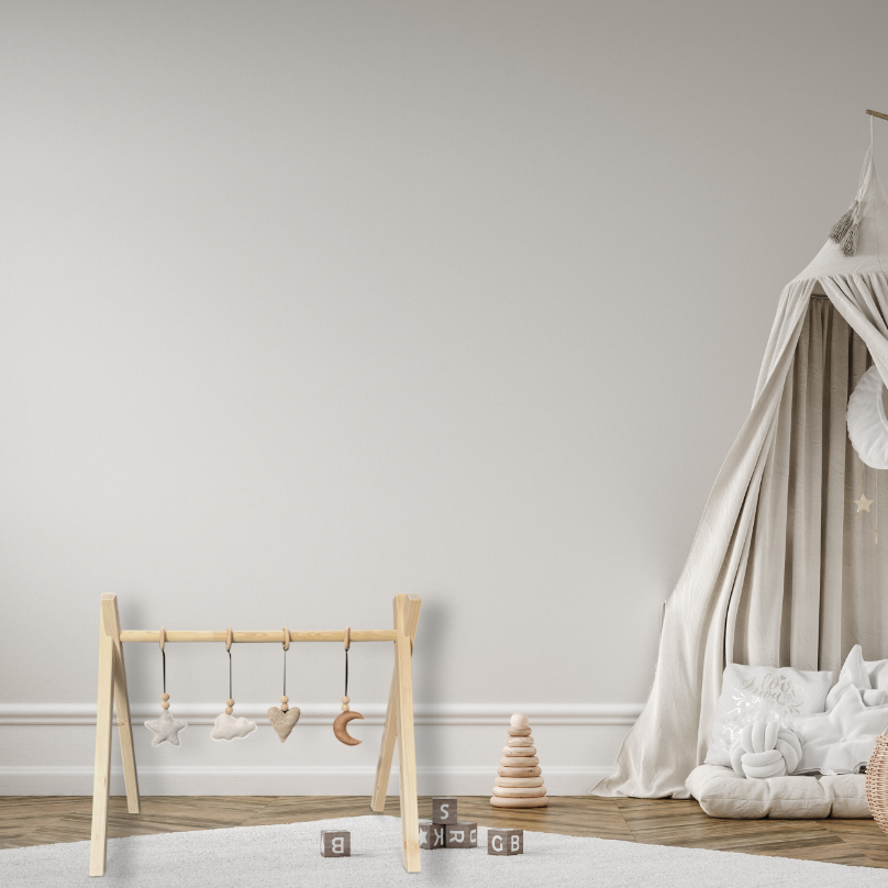 Blank houten babygym, zonder hangers (apart verkrijgbaar), Tipi vorm massief hout - toddie.nl