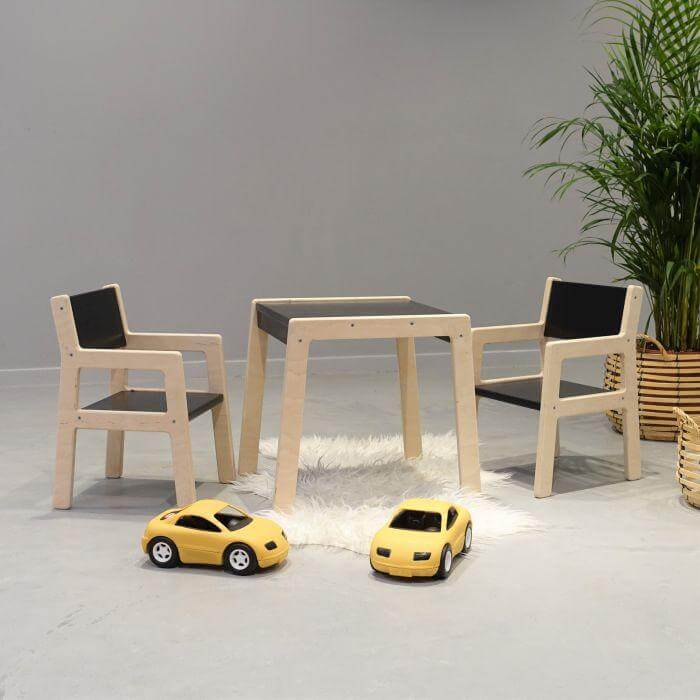 Houten kindermeubelsetje 1-3 jaar | Zwart | Tafeltje + 2 stoeltjes - toddie.nl
