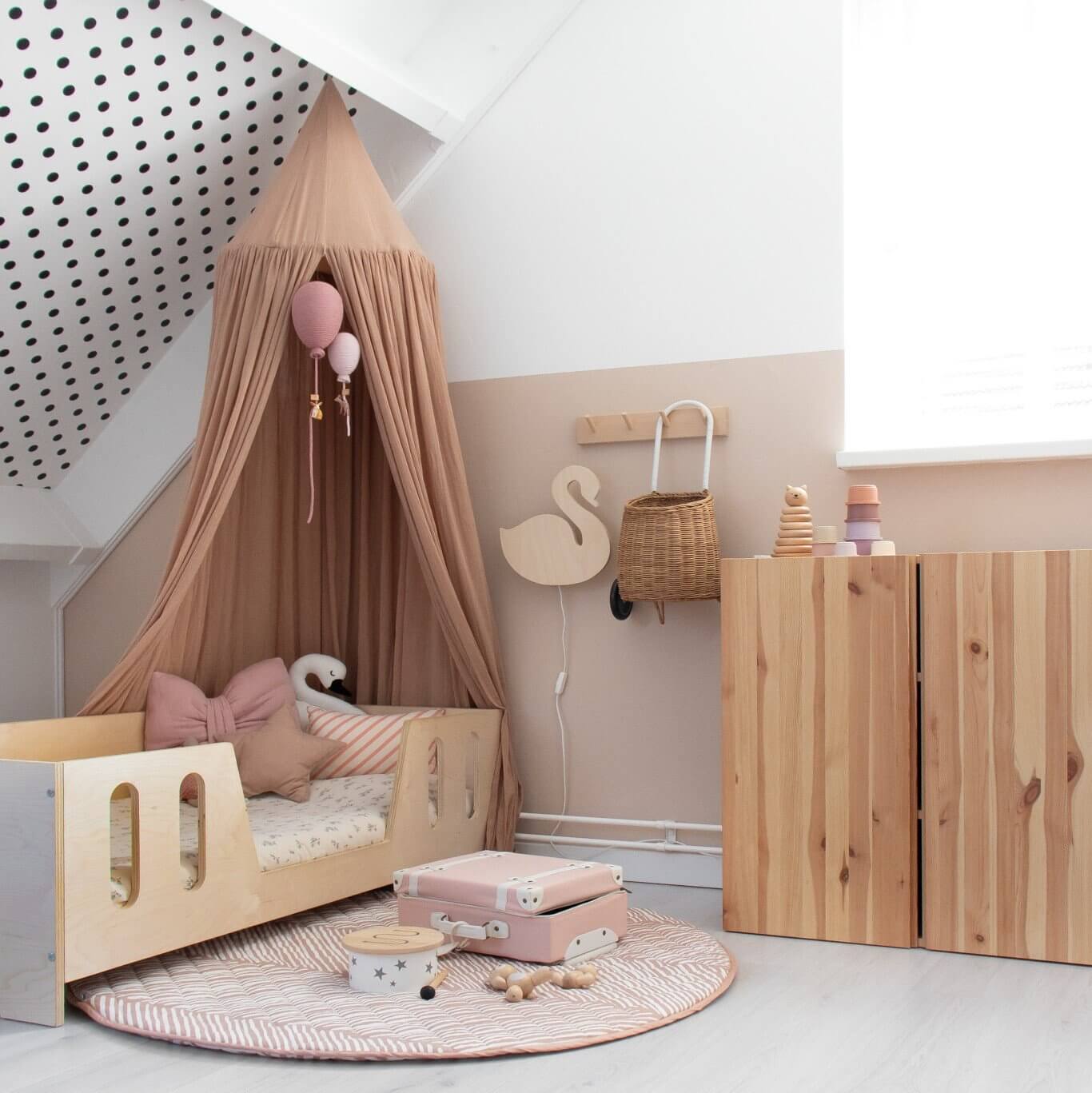 Houten wandlamp kinderkamer | Zwaan multiplex - toddie.nl