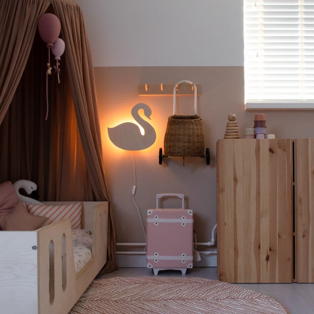 Houten wandlamp kinderkamer | Zwaan multiplex - toddie.nl