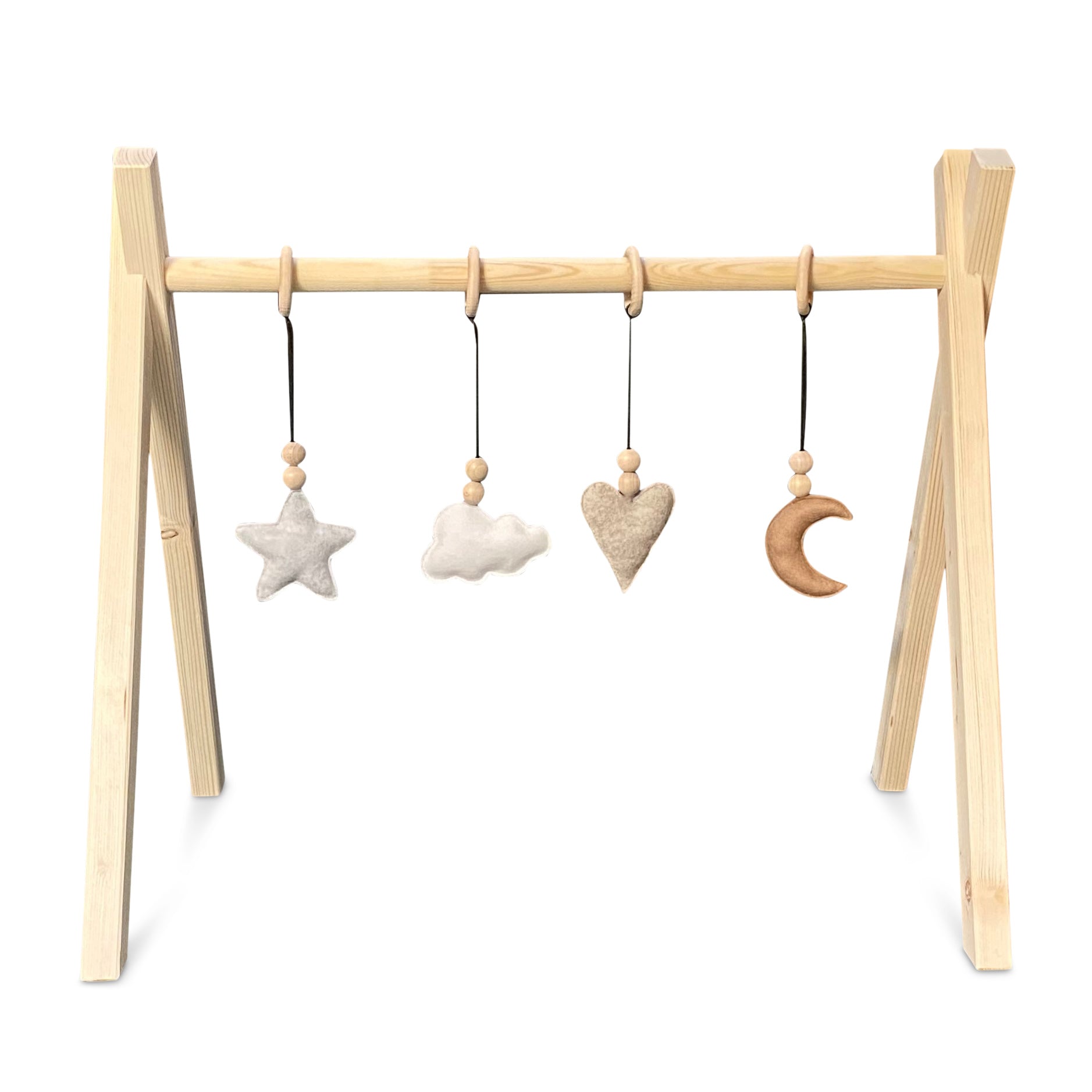 Blank houten babygym, met naturel vilthangers, Tipi vorm massief hout - toddie.nl