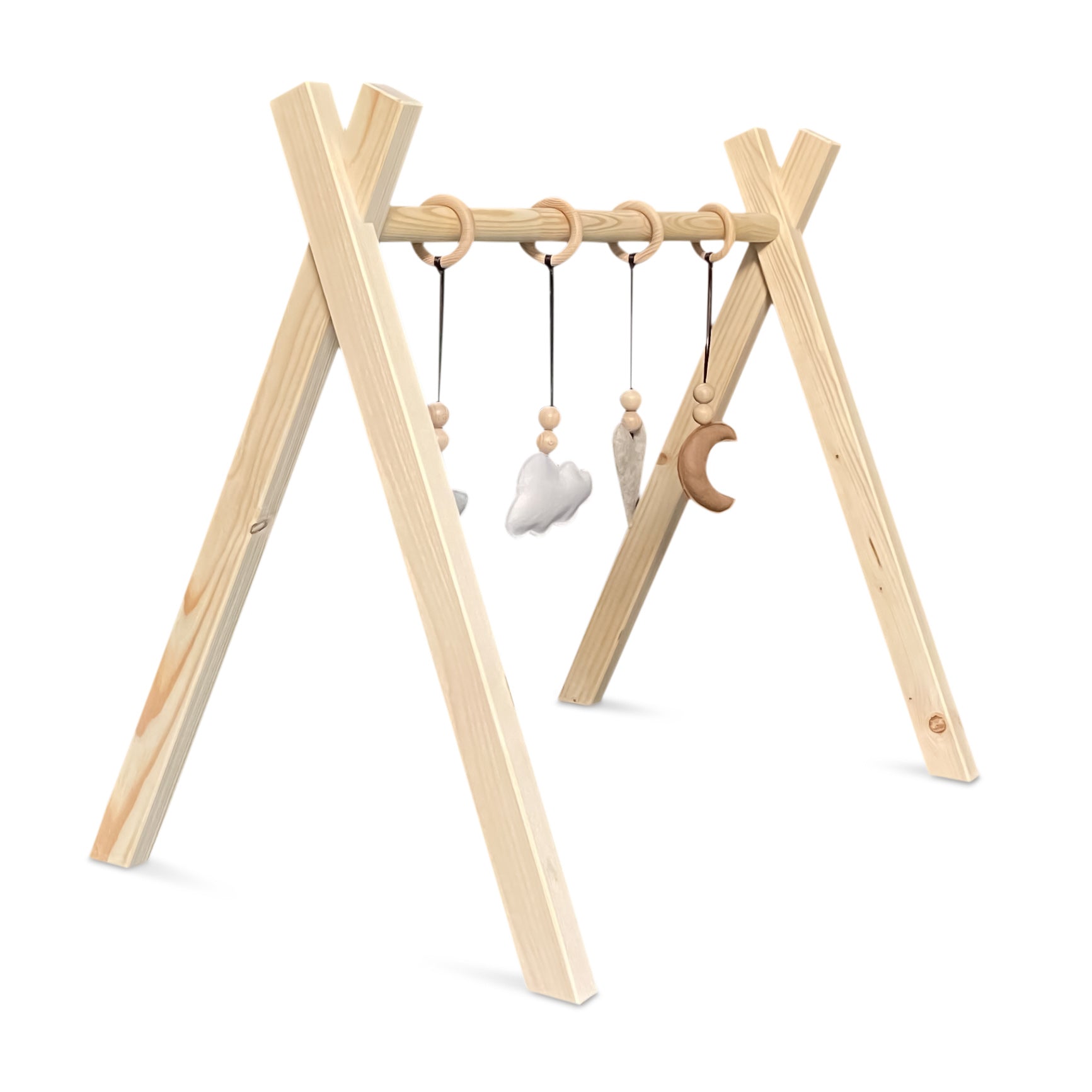 Blank houten babygym, met naturel vilthangers, Tipi vorm massief hout - toddie.nl