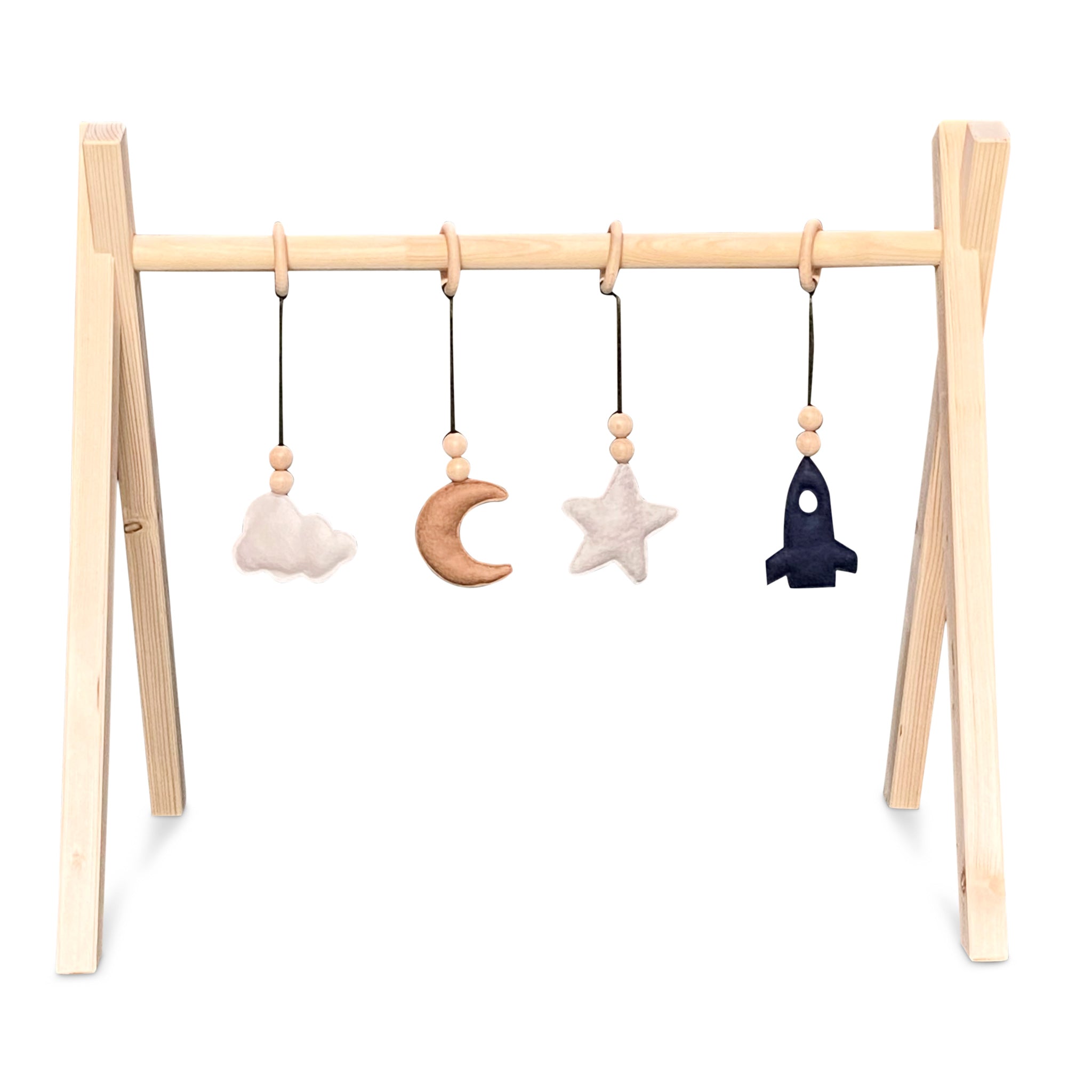 Blank houten babygym, met ruimte vilthangers, Tipi vorm massief hout - toddie.nl