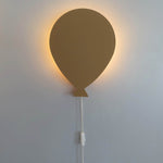 Houten wandlamp kinderkamer | Ballon - spiced honey
