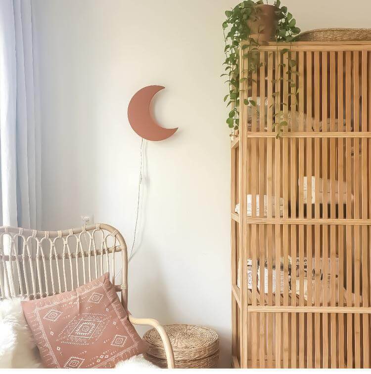 Houten wandlamp kinderkamer | Maan - baksteen rood - toddie.nl